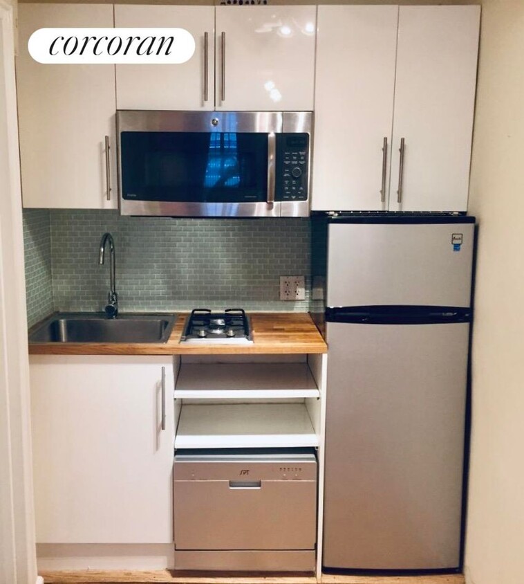 Foto principal - 421 E 50th St