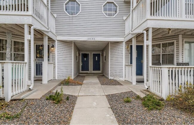 Building Photo - Spacious 2 Bed, 2 Bath Condo with Garage i...