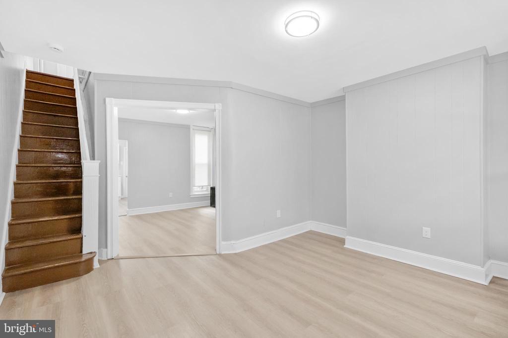 Foto principal - 5249 Delancey St