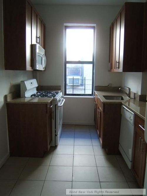 Building Photo - 667 W 177th St