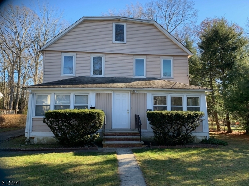 Primary Photo - 215 Park Ave