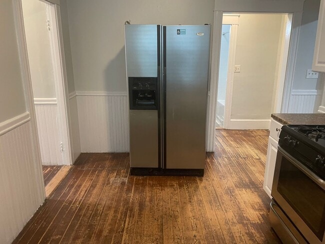 Foto del edificio - 72-74 Academy Avenue