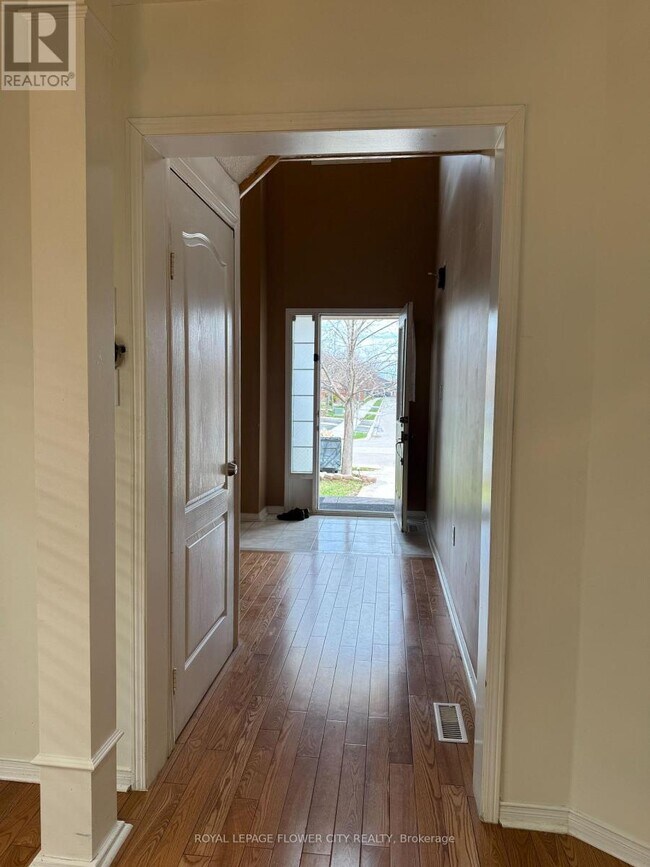 Building Photo - 58 Brentcliff Dr