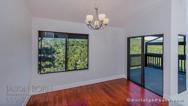 Building Photo - 3356 La Mesa Dr