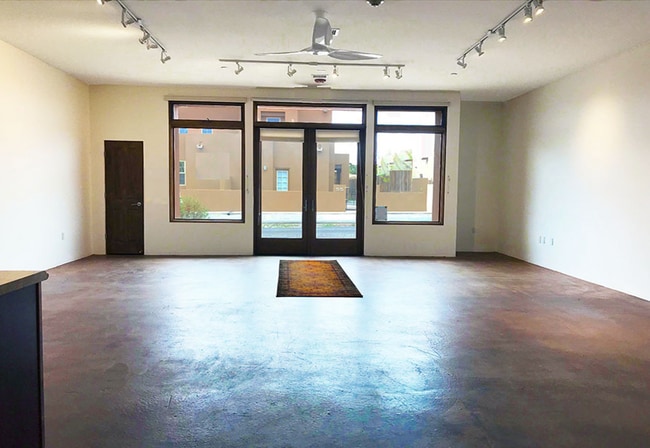 Unfurnished main space - 56 Oshara Blvd