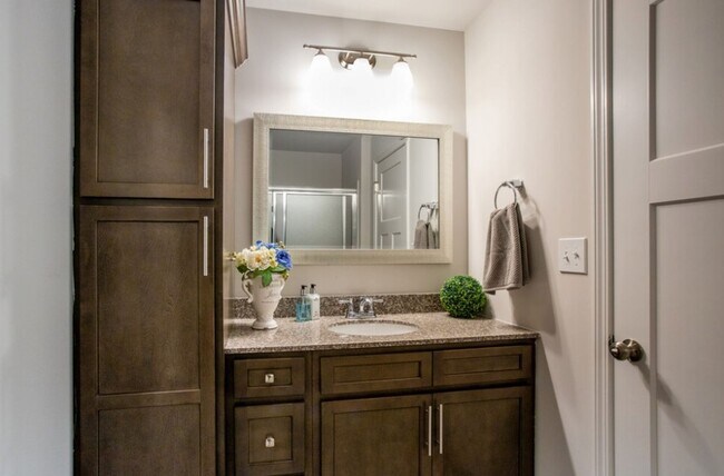 Foto del edificio - 910 West Creek Lane