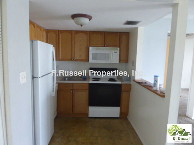 Building Photo - 572 Orange Dr