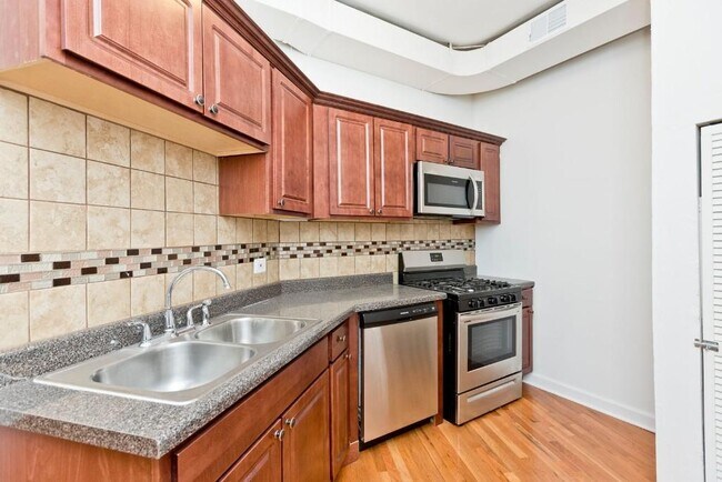 Foto del edificio - 1 bedroom in Chicago IL 60661
