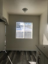 Building Photo - 1742 Henderson Ave