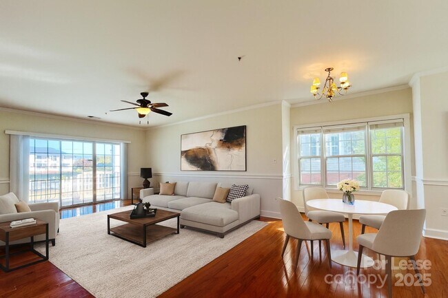 Foto del edificio - 8929 Meadow Vista Rd