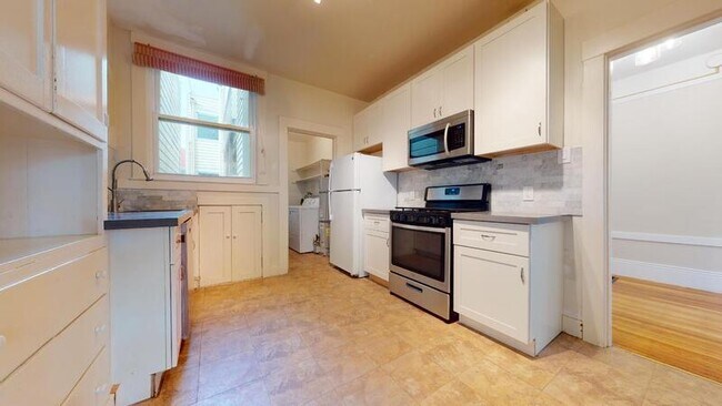 Building Photo - 597 11th Avenue