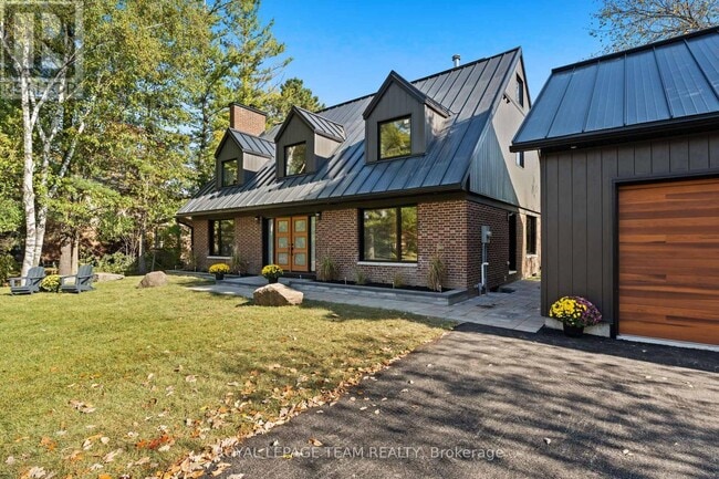 Building Photo - 5575 S Sunset Dr