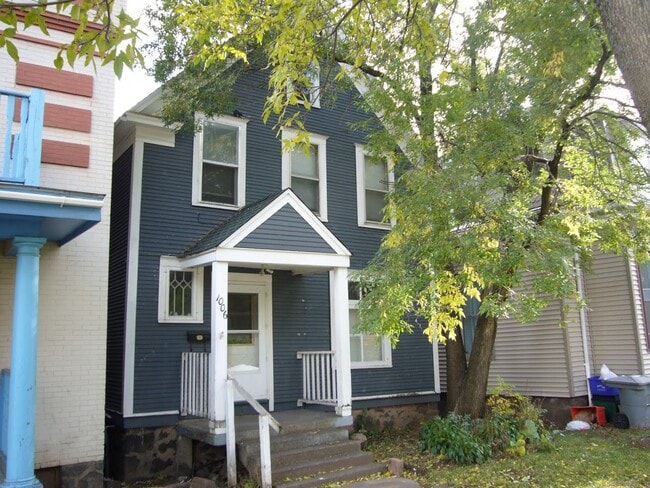 Building Photo - 1006 E 6th St