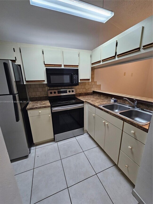 Foto del edificio - 14043 SW 91st Terrace