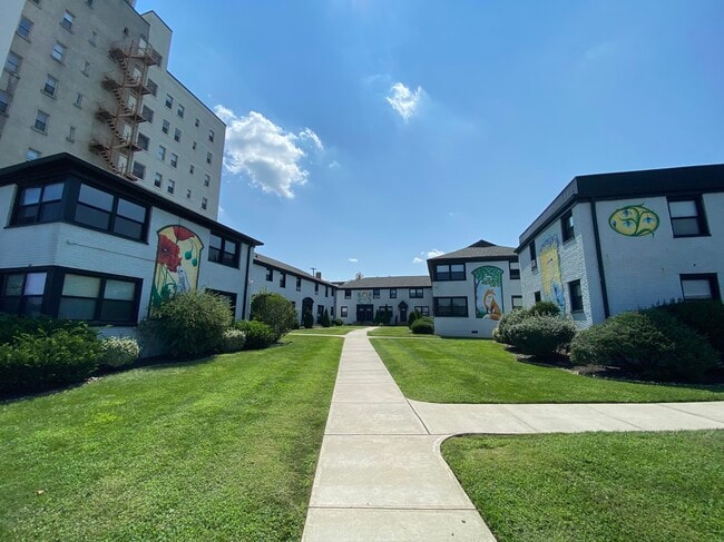 Building Photo - 406 Deal Lake Dr