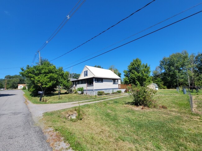 Foto del edificio - 1494 Thompson Rd