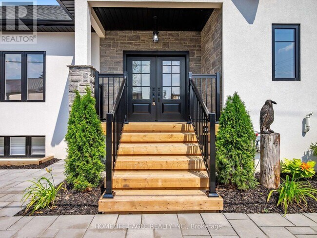 Photo du bâtiment - 1242 Killarney Beach Rd