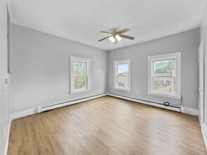 Building Photo - 931-933-933 Essex St