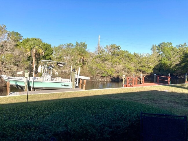 Building Photo - Completely remodeled waterfront condo!