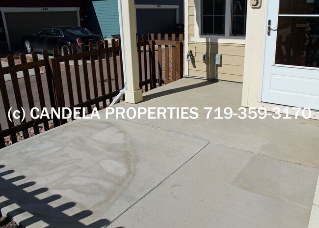 Building Photo - 3 BEDROOM IN GOLD HILL MESA