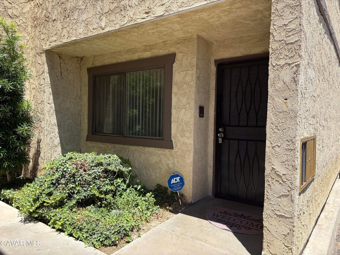 Building Photo - 1312 W Ave J4