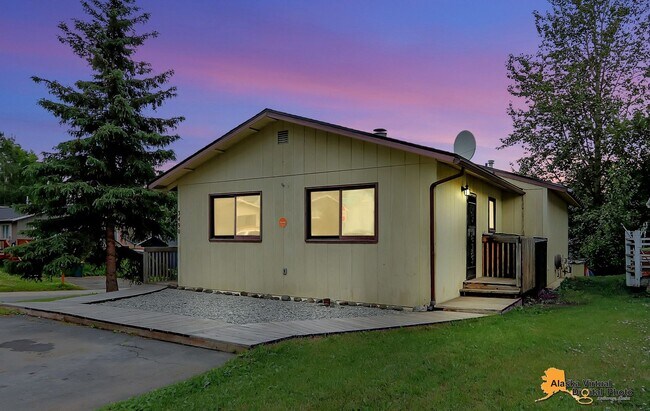 Foto del edificio - Charming 3 Bedroom Ranch Style Home in Eas...
