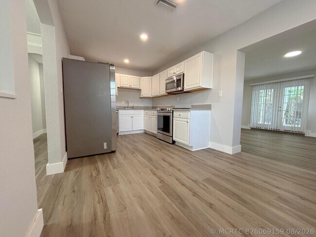 Foto del edificio - 6720 SW 17th St
