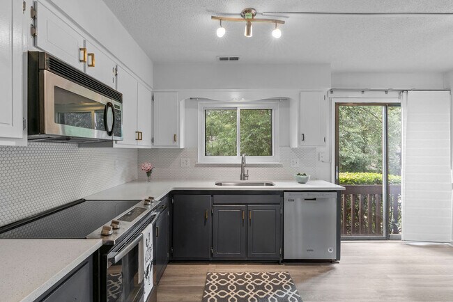 Foto del edificio - 5013 Tall Pines Ct