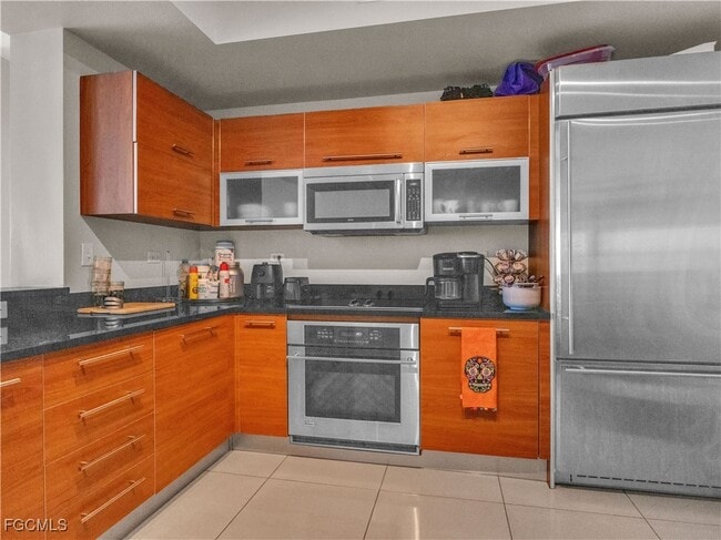 Foto del edificio - 3000 Oasis Grand Blvd