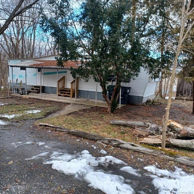 Building Photo - 233 Colden Hill Rd