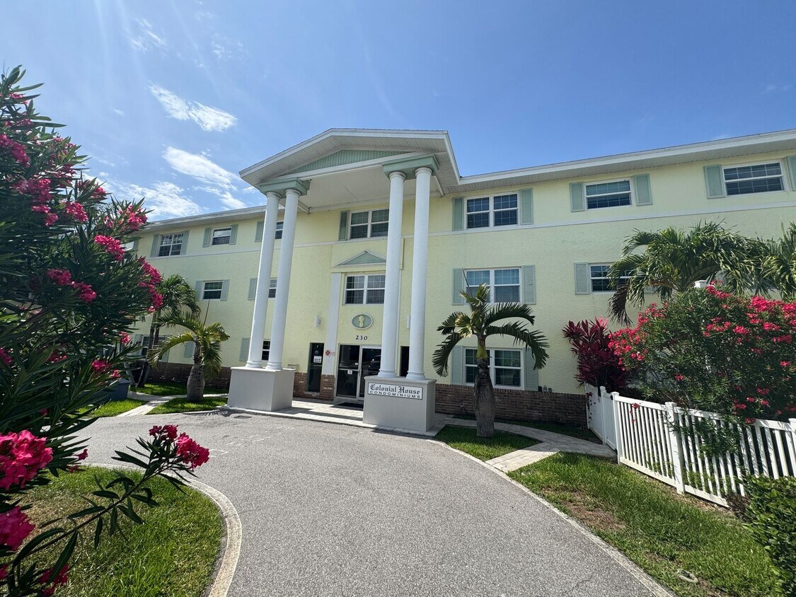 Foto principal - 2BR 2BA CONDO LOCATED CLOSE TO PORT CANAVERAL
