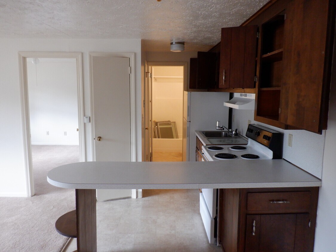 89 Grove St, Vernon, CT 06066 Apartments in Vernon, CT