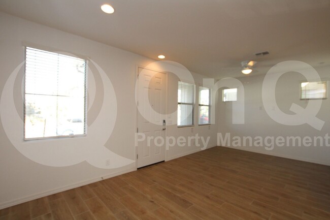Building Photo - 5831 W Encinas Ln