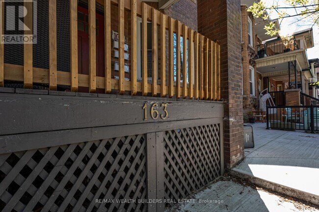 Building Photo - 163 Parkside Dr