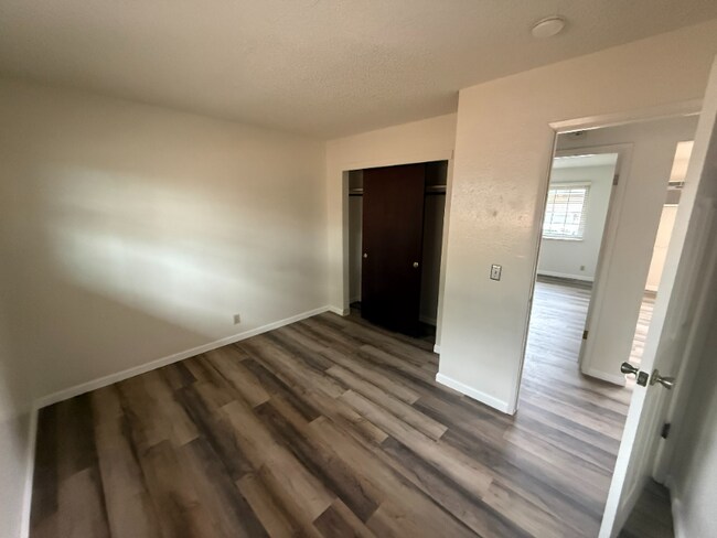 Foto del edificio - 1226 East St