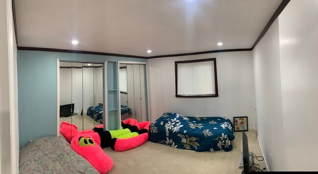 Foto del edificio - 4688 Kingston St