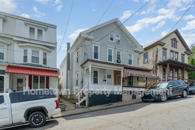 Building Photo - 609 Spruce St