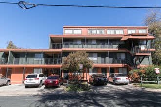 Building Photo - 1010 W 23rd St