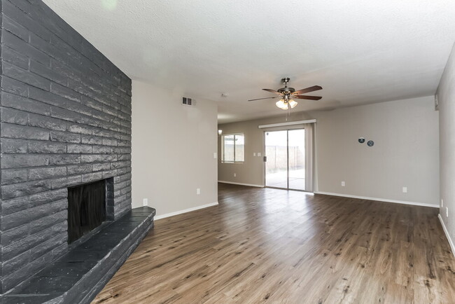 Building Photo - 4124 N 106th Ave