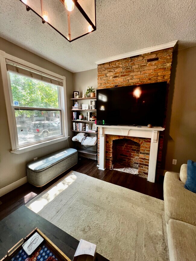 HUGE front window for plenty of light - 456 Forest St
