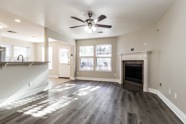 Building Photo - 18469 Sunrise Oaks Ct
