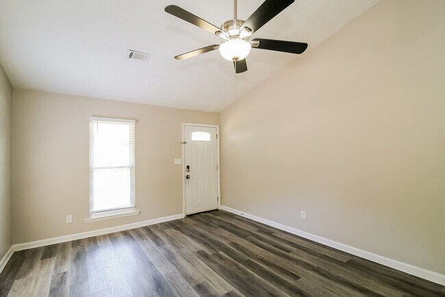 Foto del edificio - 7943 Taylor Cir