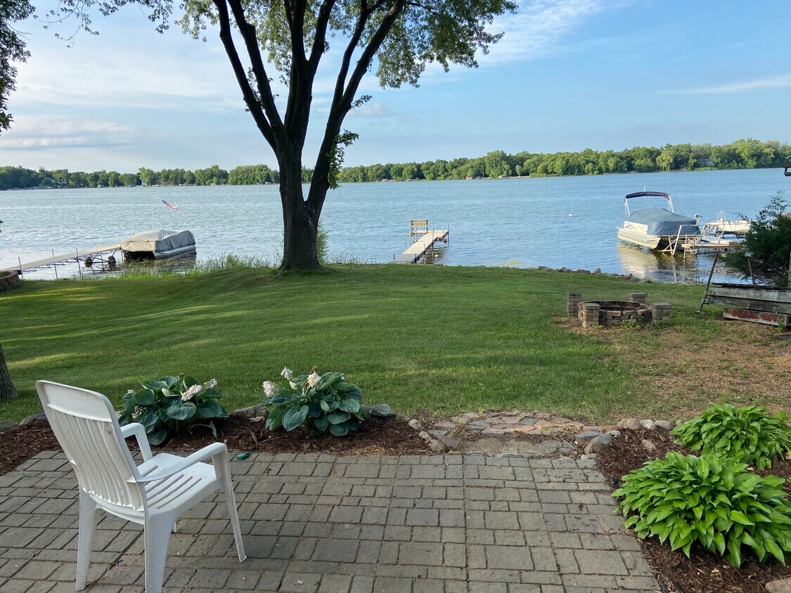Walkout to Lake Sarah - 6505 N Shore Dr