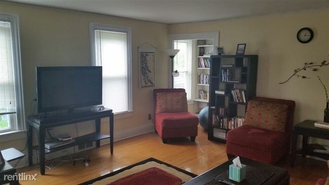 Building Photo - 2 br, 1 bath  - 214 N 1st St # 2
