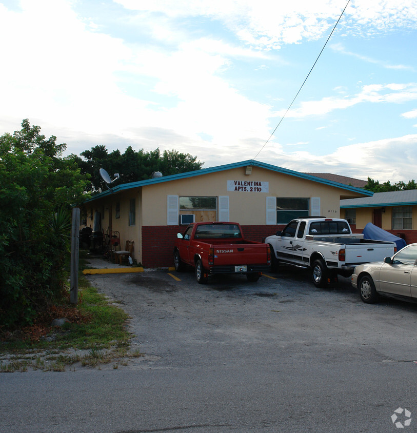 Building Photo - Valentina Apartments