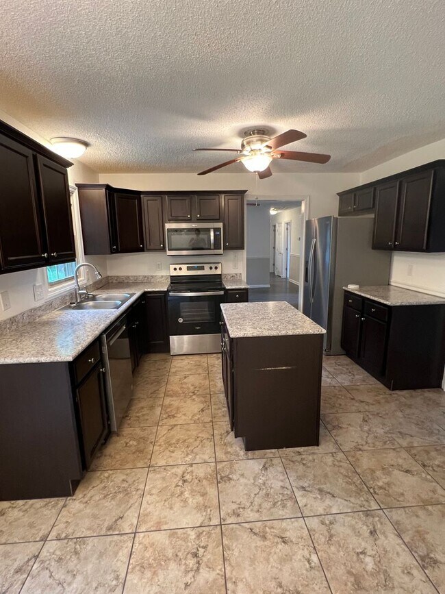 Foto del edificio - 2000 Lakebarry Dr