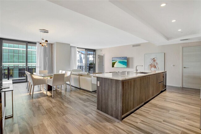 Building Photo - 801 S Miami Ave