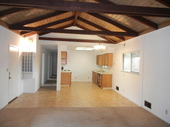 Foto del edificio - Single Story Rancher in Concord- Close to ...
