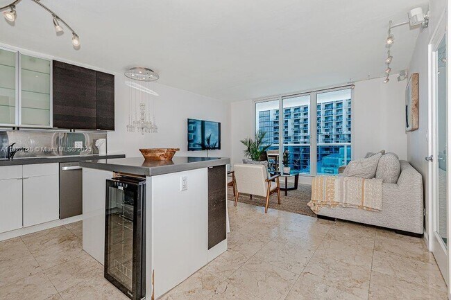 Foto del edificio - 2301 Collins Ave