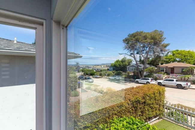 Building Photo - 2 Bed, 2 Bath home in Ocean Beach